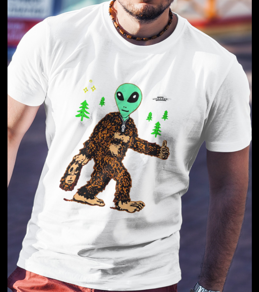 Alien Bigfoot Encounter Forest UFO Adventure T-Shirt