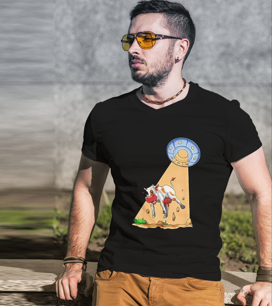 Cow Abduction UFO Alien Cow Abducted Beam Tractor T-Shirt