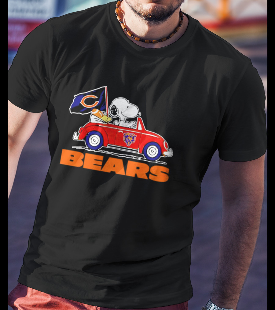 Chicago Bears Snoopy And Woodstock Driving Car With Flag T-Shirt