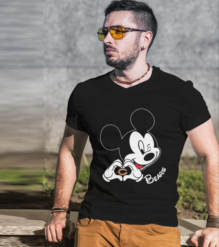 Mickey Heart Chicago Bears Fan T-Shirt