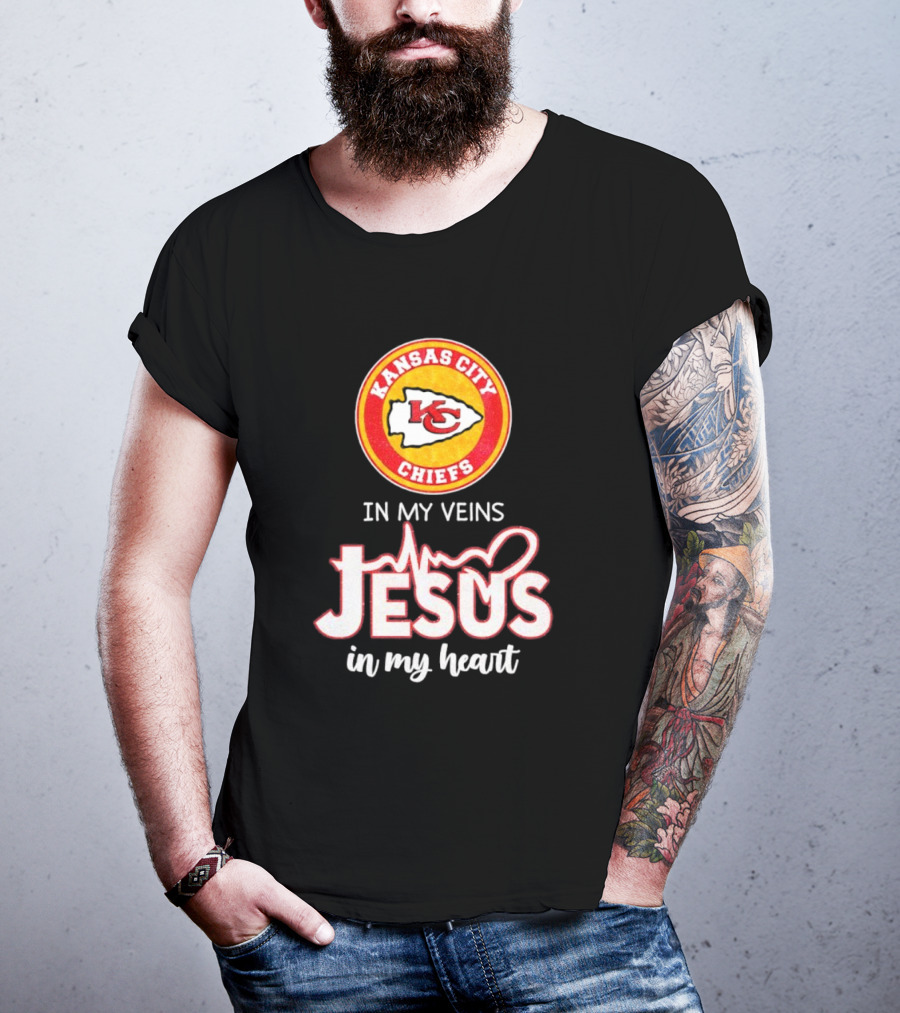 Kansas City Chiefs In My Veins Jesus In My Heart Football Faithful T-Shirt
