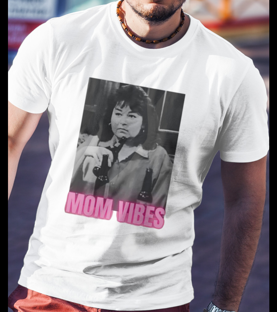 Mom Vibes Retro Style Black And White Image T-Shirt