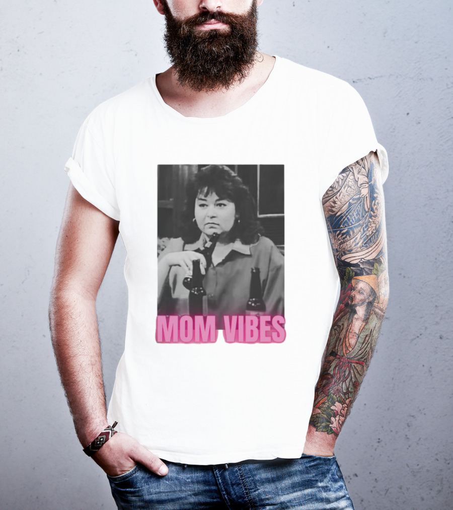 Mom Vibes Retro Style Black And White Image T-Shirt