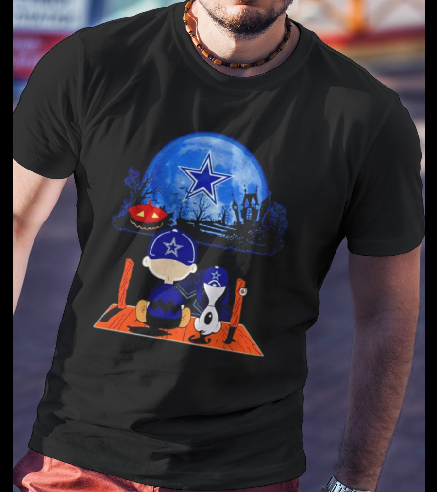 Charlie Brown And Snoopy Dallas Cowboys Halloween Under Blue Moon With Pumpkin T-Shirt
