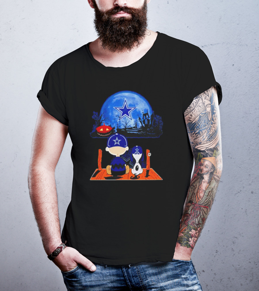 Charlie Brown And Snoopy Dallas Cowboys Halloween Under Blue Moon With Pumpkin T-Shirt