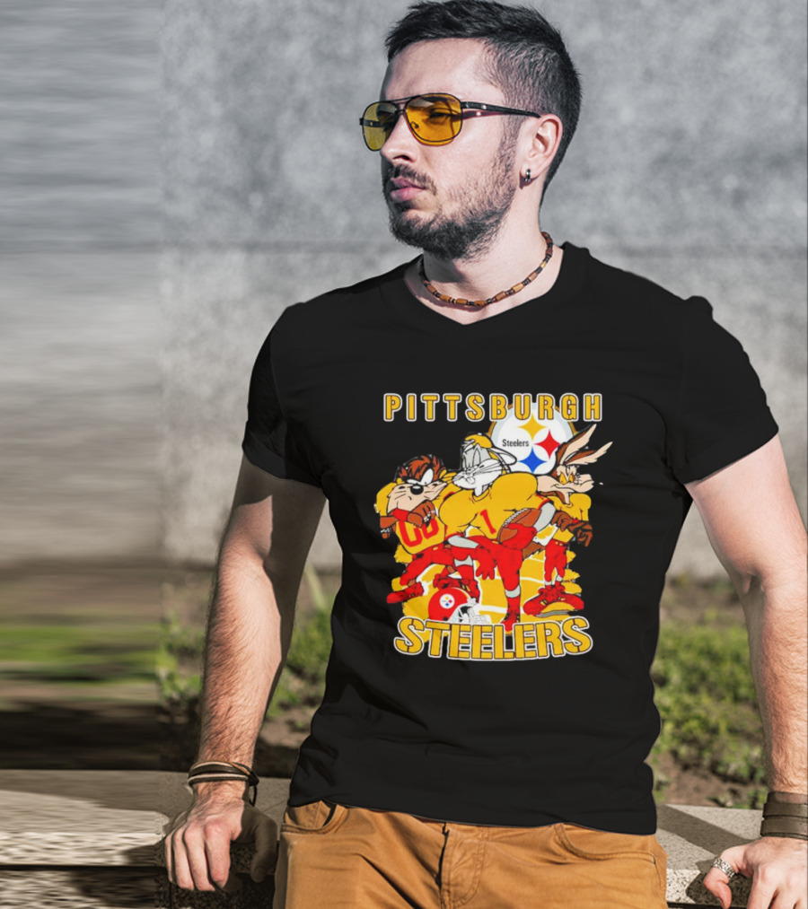 Pittsburgh Steelers Looney Tunes Bugs Taz Daffy Football Team T-Shirt
