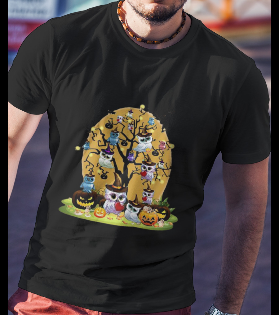 Owls With Witch Hats On Spooky Halloween Tree With Jack-O'-Lanterns T-Shirt