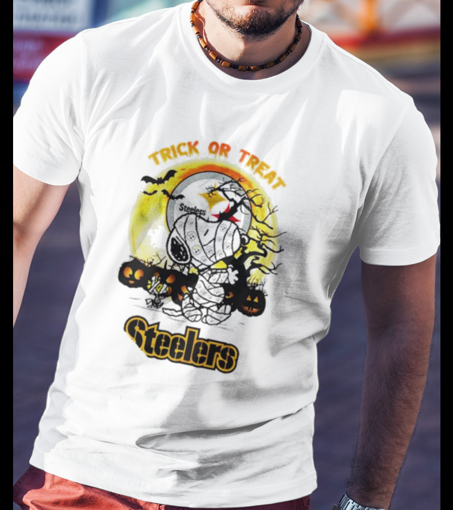 Pittsburgh Steelers Mummy Snoopy Trick Or Treat Halloween Scene T-Shirt