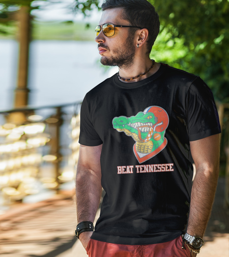 Beat Tennessee Florida Gators Football Smokey Helmet T-Shirt
