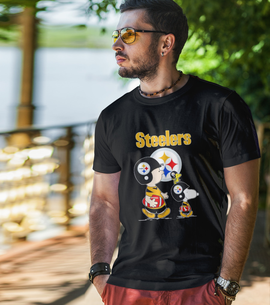 Peanuts Characters With Steelers Football Helmets T-Shirt