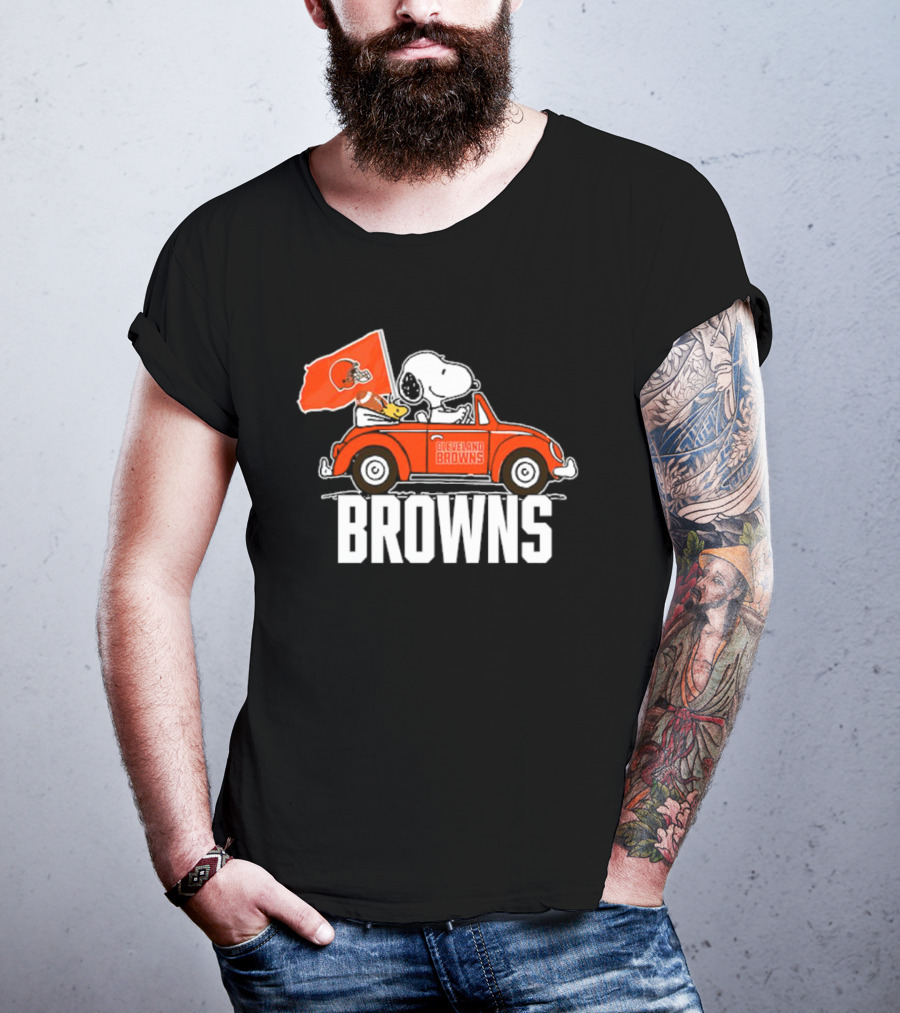 Cleveland Browns Snoopy Woodstock Driving Car With Flag T-Shirt