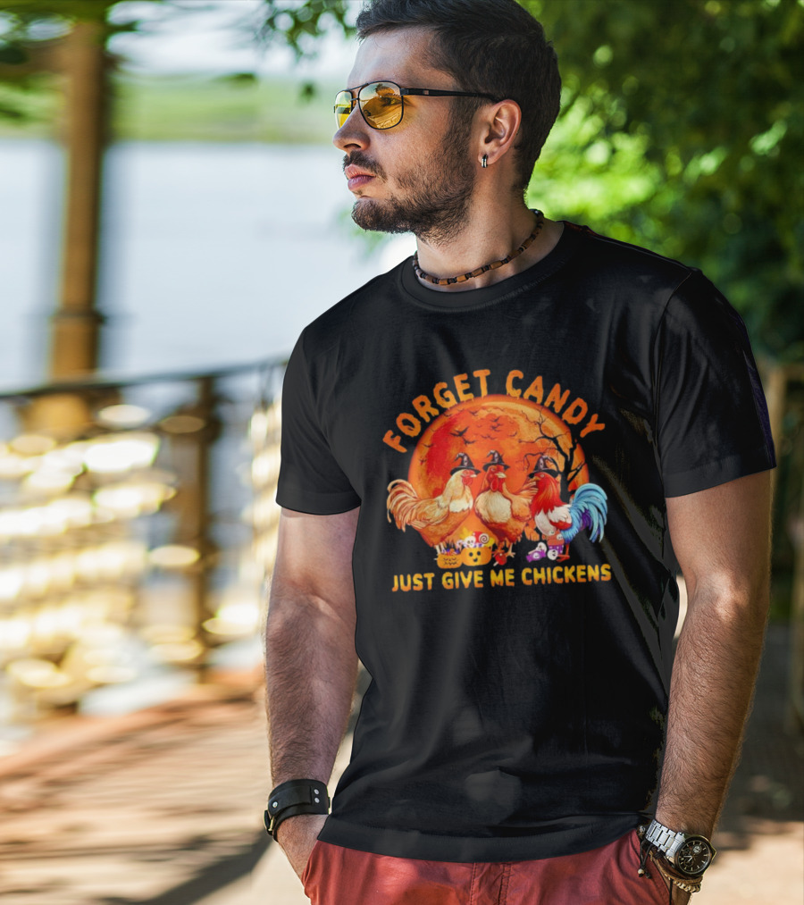 Forget Candy Just Give Me Chickens Halloween Full Moon Với Cây Trực Tiếp Sau Gà Trống Đội Nón Phù Thủy T-Shirt