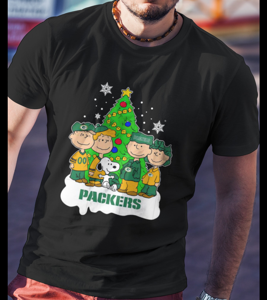 Green Bay Packers Christmas Peanuts Characters With Tree T-Shirt