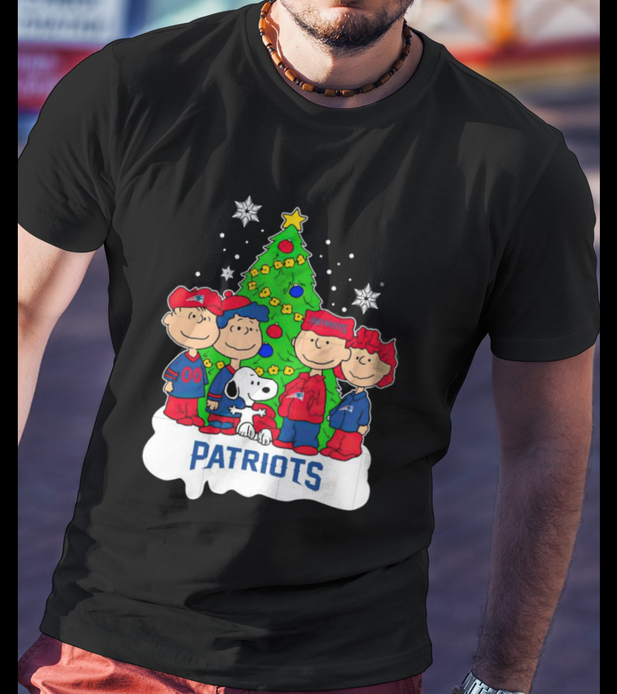 The Peanuts Characters Christmas With New England Patriots Tree And Snoopy T-Shirt