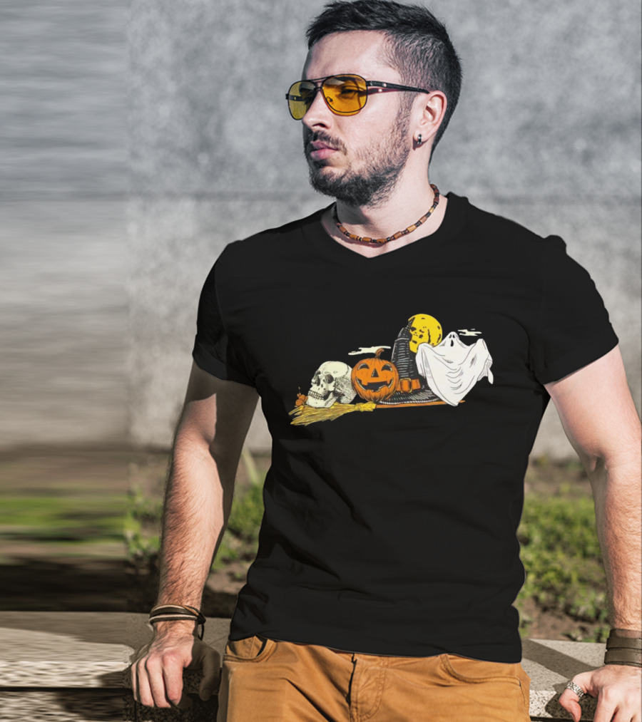 SpooKY Halloween Vintage Skull Pumpkin Ghost Witch Hat Moon Scene T-Shirt