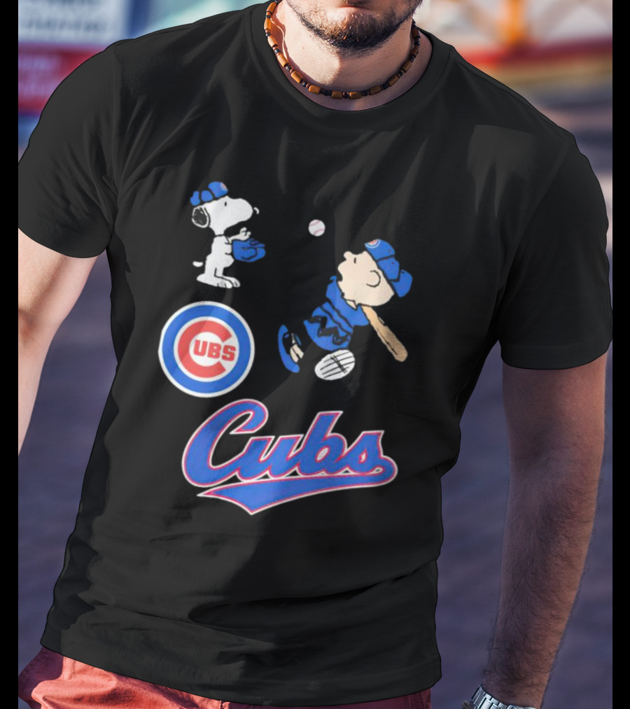 Snoopy And Charlie Brown In Chicago Cubs Baseball Uniforms T-Shirt