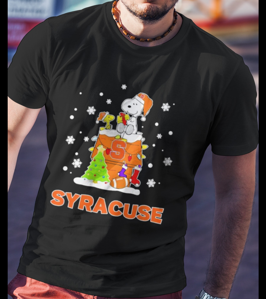 Snoopy And Woodstock On Syracuse Orange Doghouse Christmas Football Scene T-Shirt