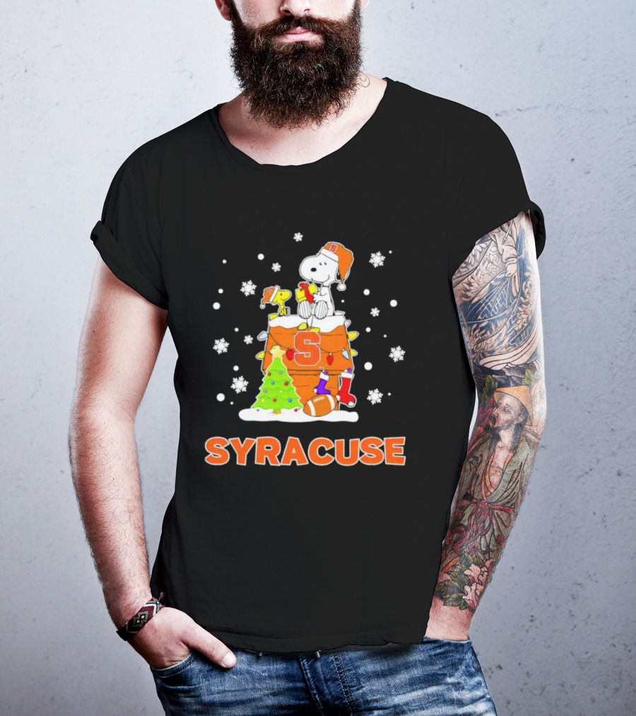 Snoopy And Woodstock On Syracuse Orange Doghouse Christmas Football Scene T-Shirt