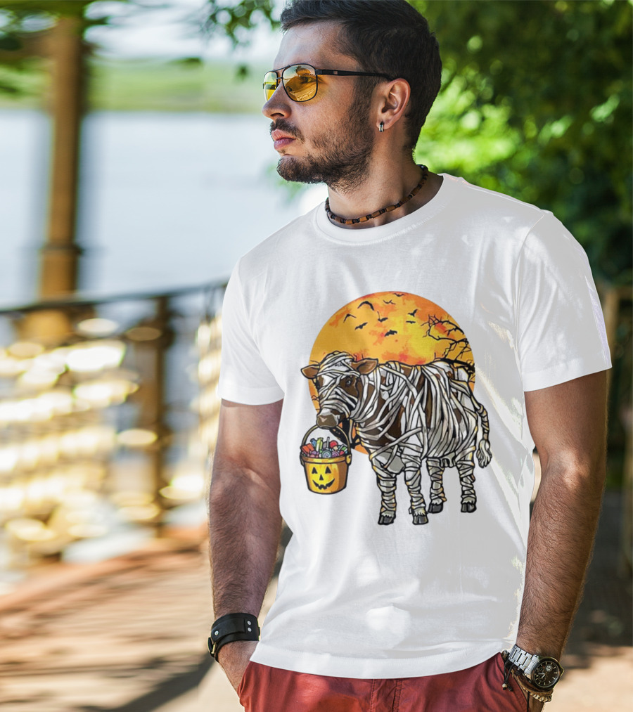Mummified Cow Trick-or-Treating Under Full Halloween Moon T-Shirt