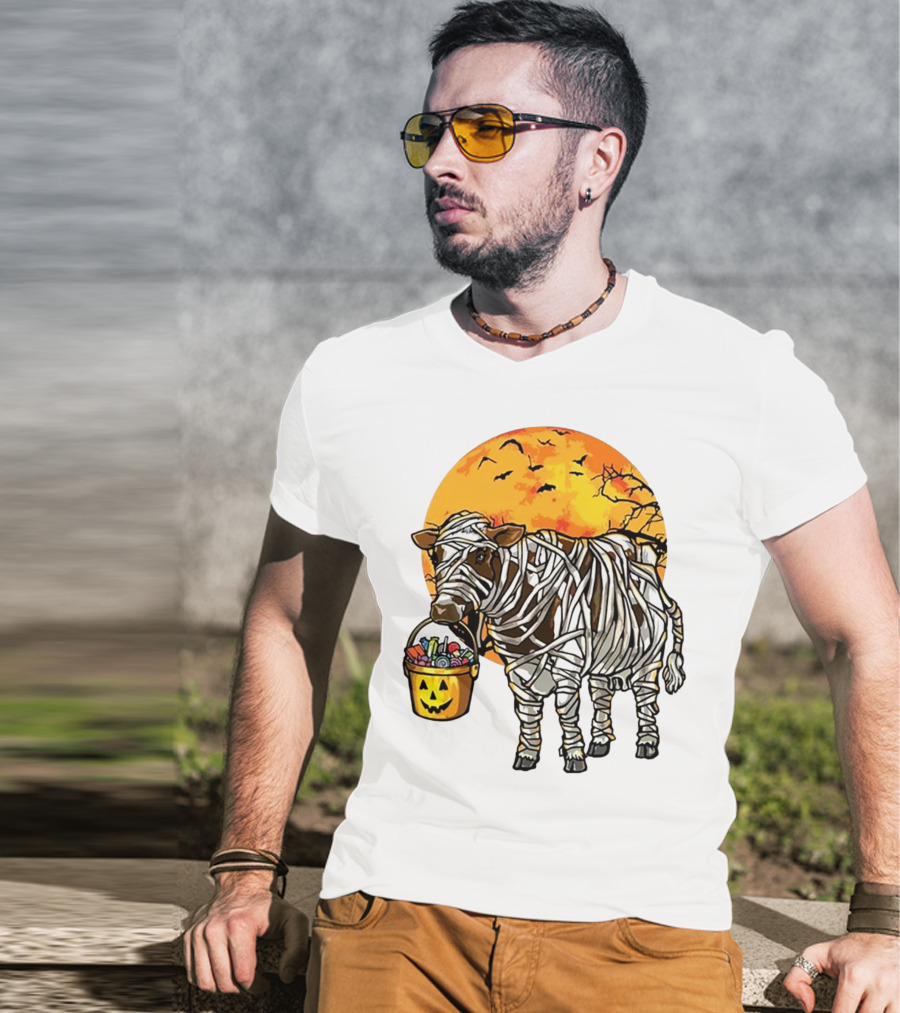 Mummified Cow Trick-or-Treating Under Full Halloween Moon T-Shirt