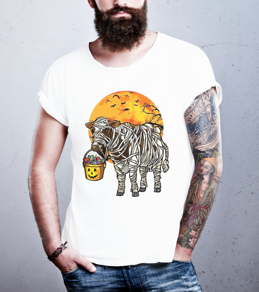 Mummified Cow Trick-or-Treating Under Full Halloween Moon T-Shirt