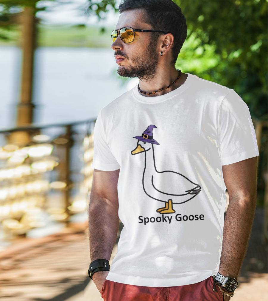 Spooky Goose Witch Hat Funny Goose Halloween T-Shirt