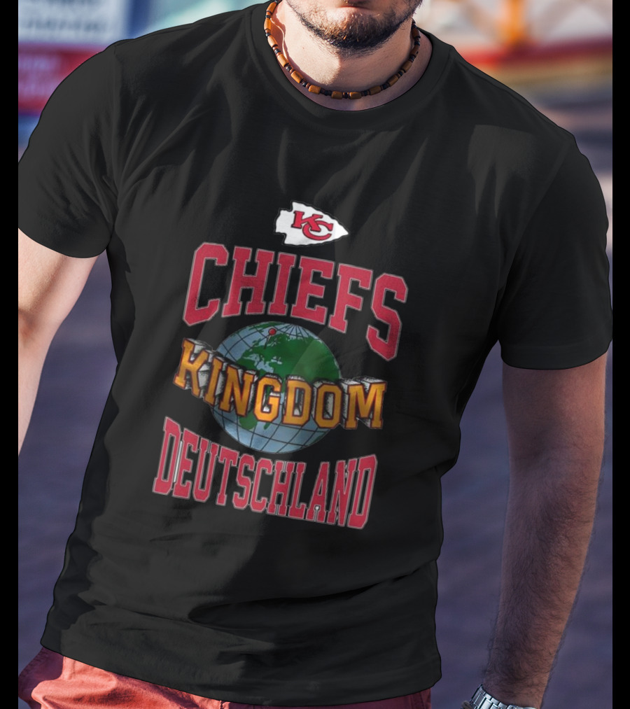 Chiefs Kingdom Deutschland With Kansas City Arrowhead Logo And Globe T-Shirt