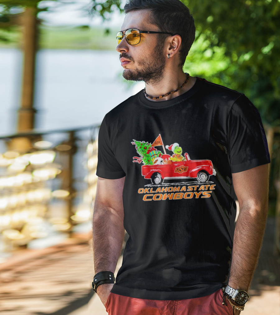 Oklahoma State Cowboys Christmas Grinch And Dog Driving Red OSU Car With Tree And Presents T-Shirt