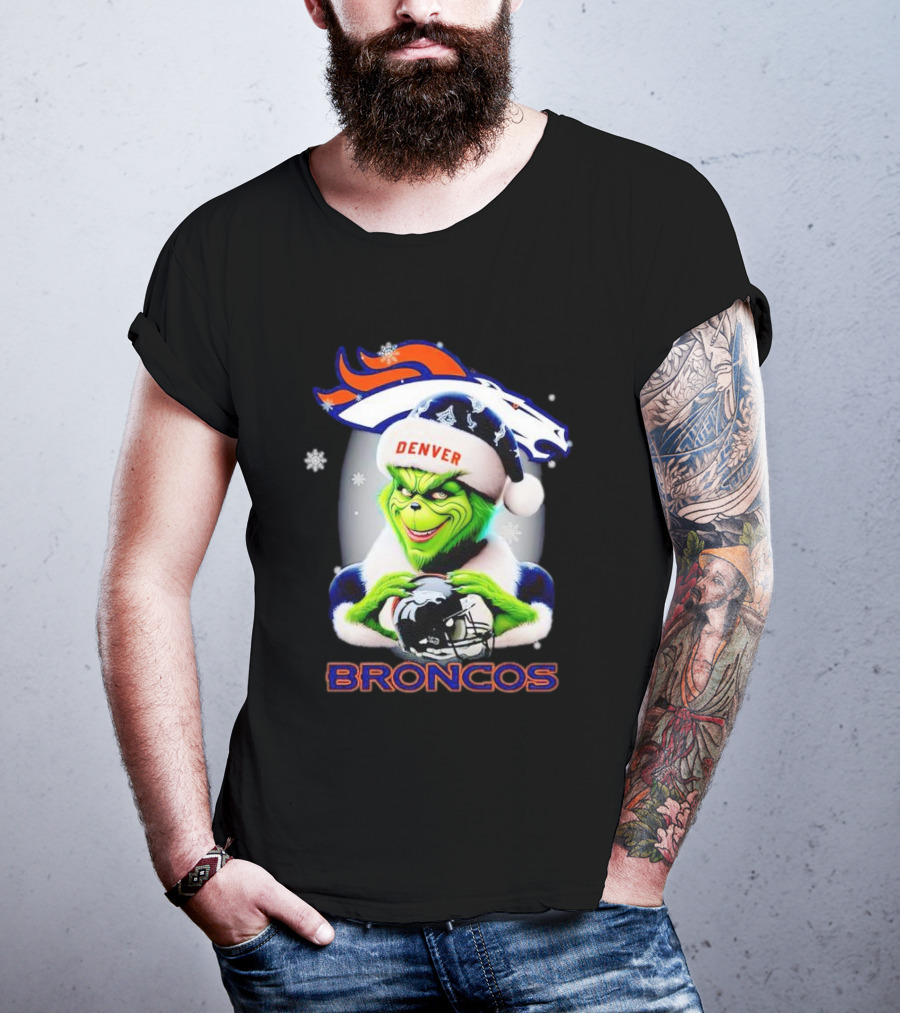 Denver Broncos Christmas Grinch Holding Football Helmet T-Shirt