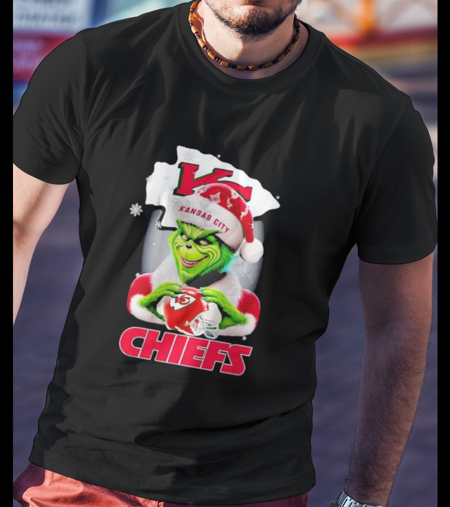 Kansas City Chiefs Christmas Grinch In Santa Hat Holding Football T-Shirt