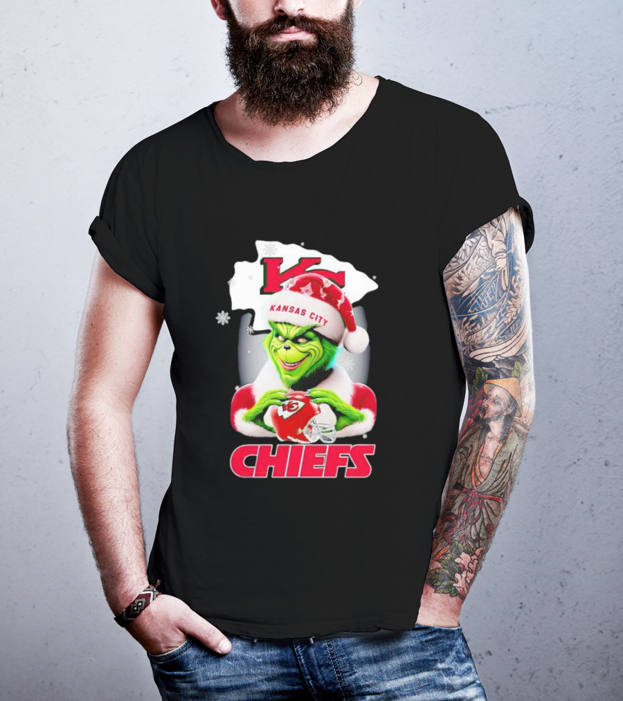 Kansas City Chiefs Christmas Grinch In Santa Hat Holding Football T-Shirt
