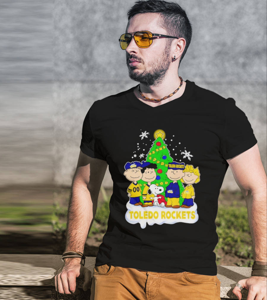 Peanuts Toledo Rockets Christmas Tree With Snoopy And Friends T-Shirt