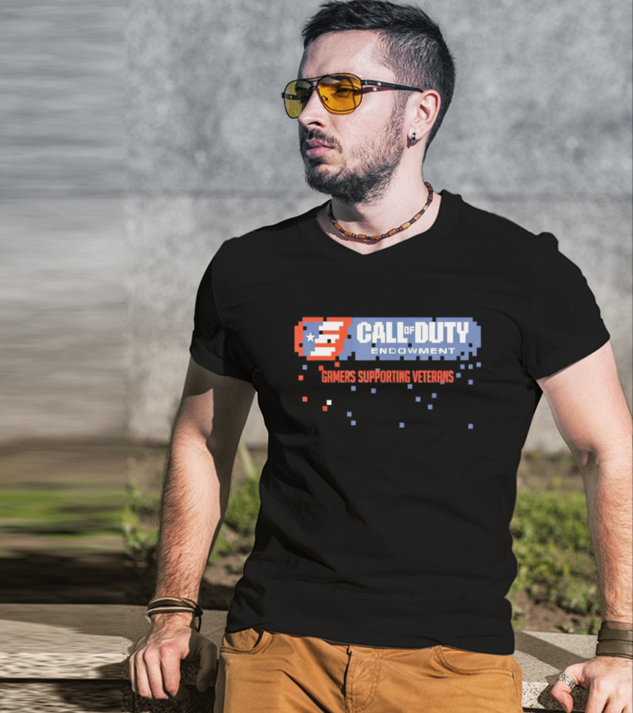 Call Of Duty Endowment Gamers Supporting Veterans Pixelated American Flag T-Shirt