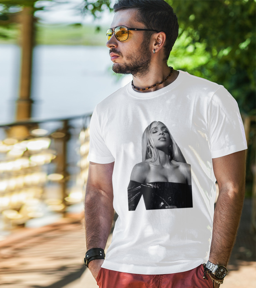 Kelly Rowland Krew Iconic Black And White Fashion Pose T-Shirt