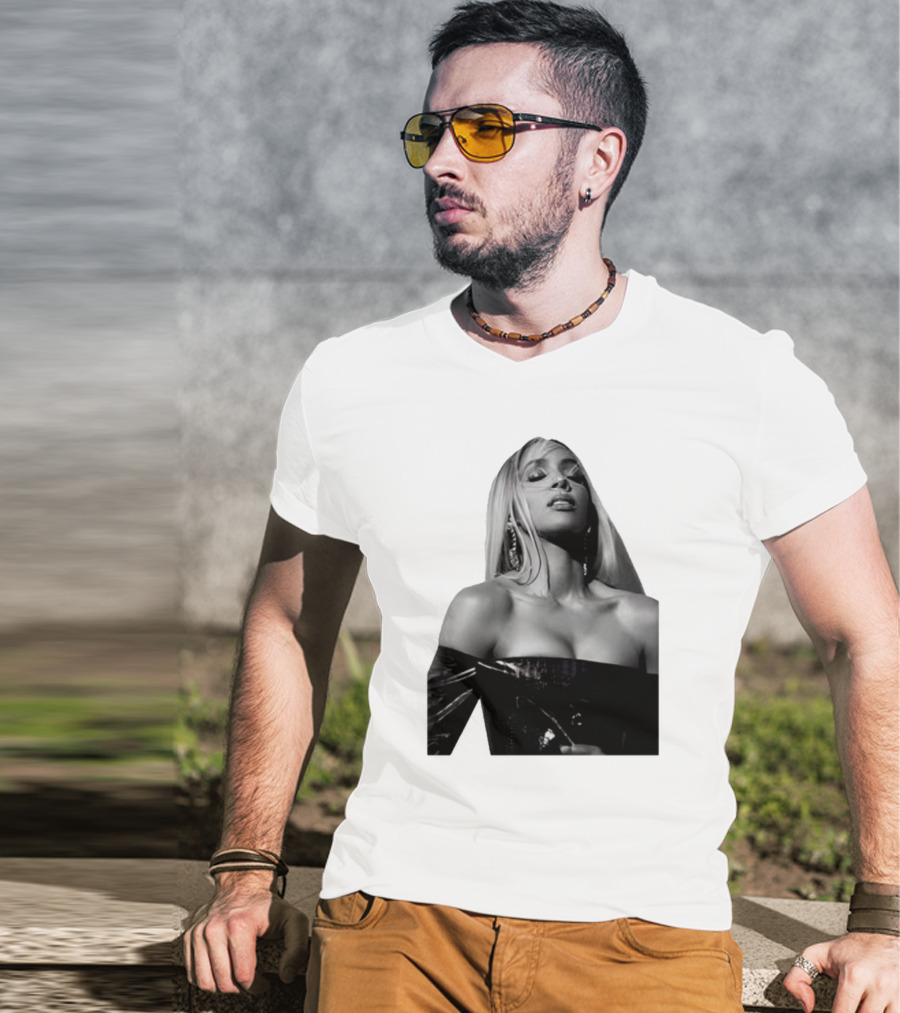 Kelly Rowland Krew Iconic Black And White Fashion Pose T-Shirt