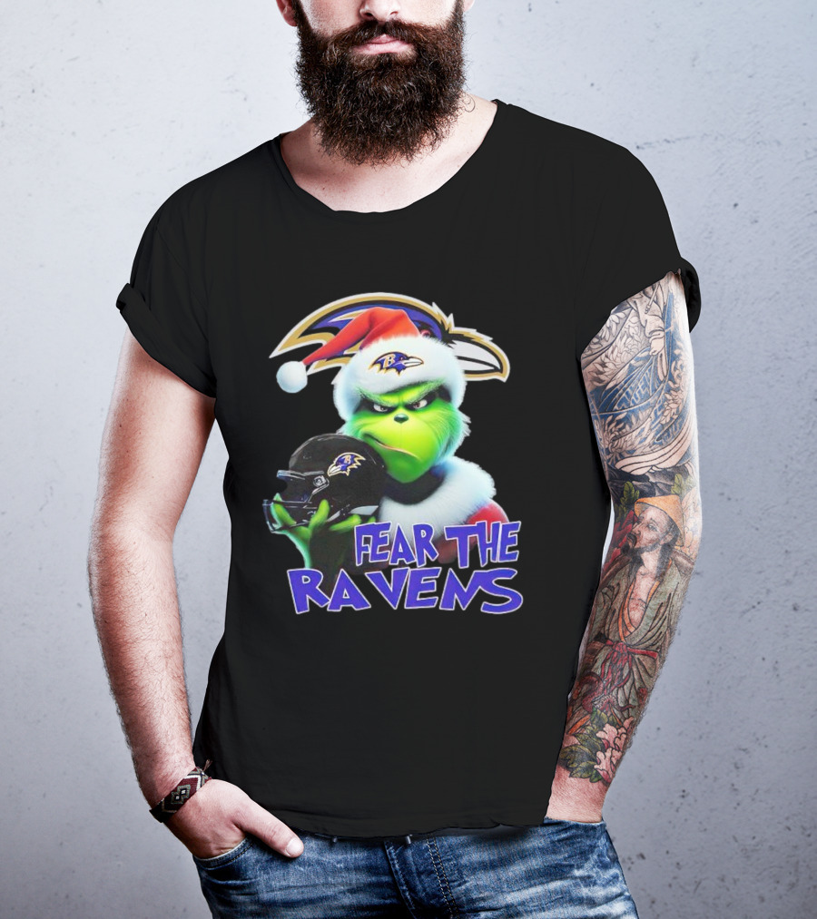 Grinch Wearing Santa Hat Holding Baltimore Ravens Helmet Fear The Ravens T-Shirt