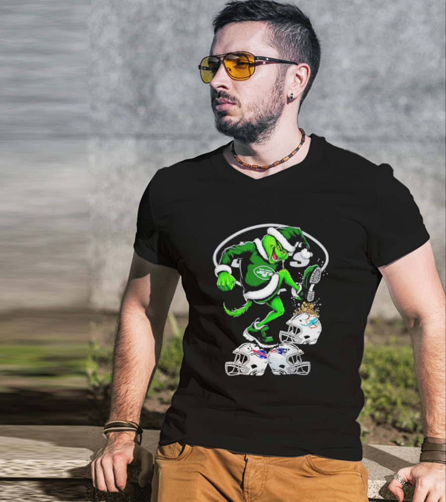 New York Jets Grinch Santa Stomping NFL Helmets Funny Christmas T-Shirt