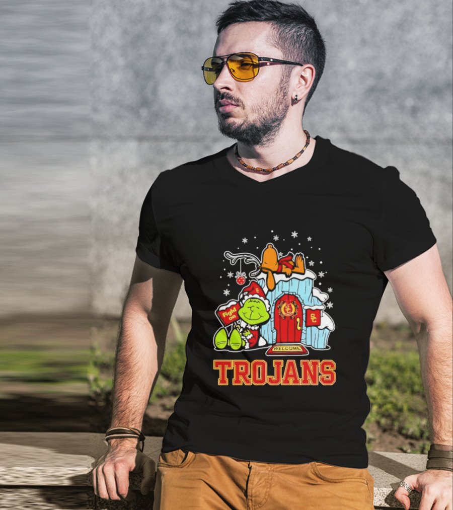 Peanuts USC Trojans Grinch Snoopy Christmas Fight On Welcome T-Shirt