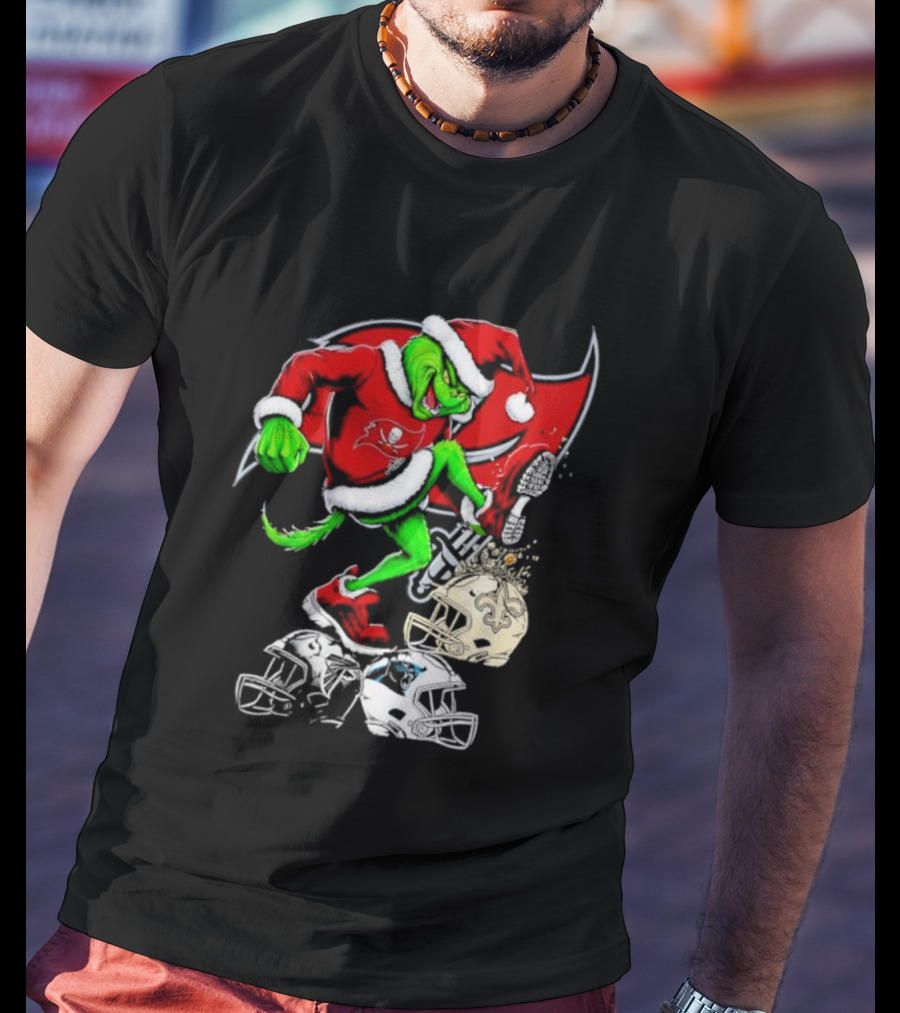 Tampa Bay Buccaneers Grinch Santa Stomping NFL Helmets Funny Christmas T-Shirt