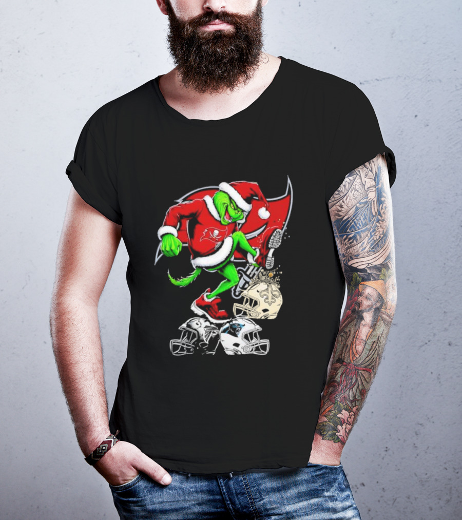 Tampa Bay Buccaneers Grinch Santa Stomping NFL Helmets Funny Christmas T-Shirt