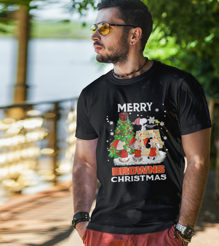 Peanuts Characters Merry Browns Christmas Cleveland Browns T-Shirt