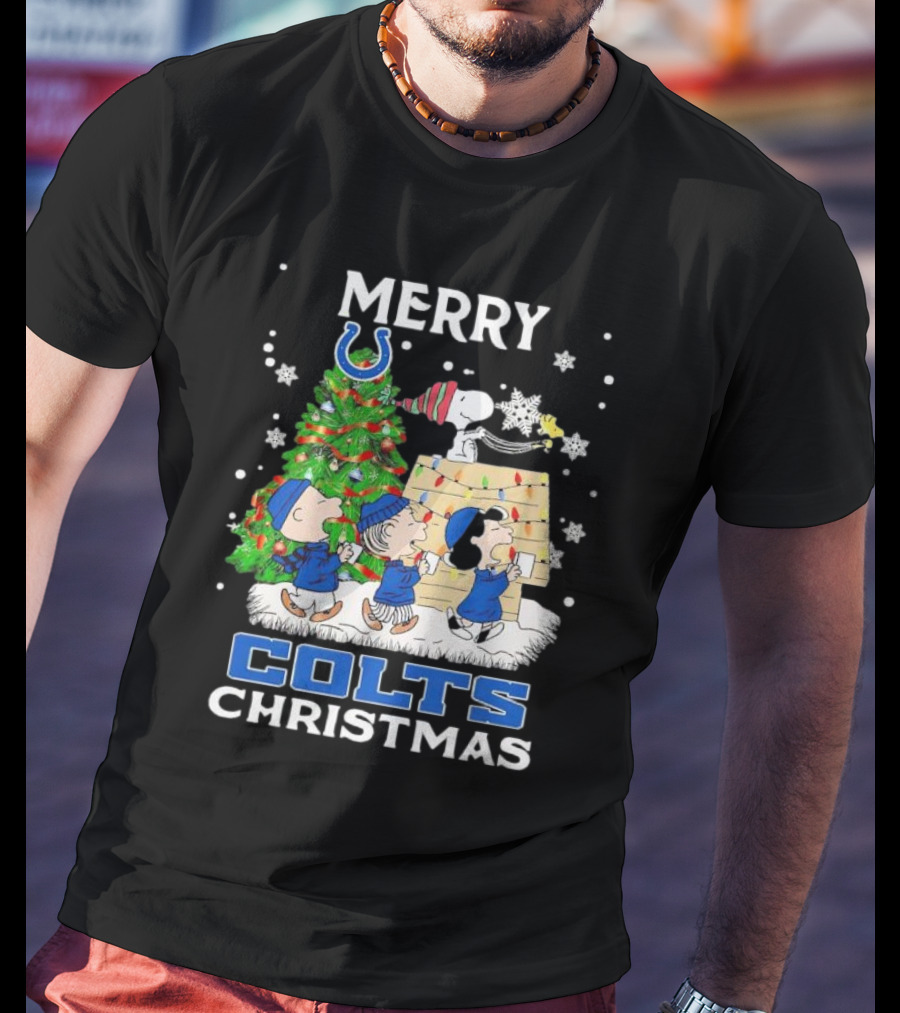 Merry Christmas Peanuts Characters Indianapolis Colts T-Shirt