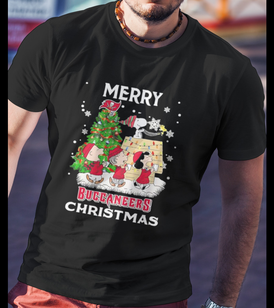 Merry Christmas Peanuts Characters Tampa Bay Buccaneers T-Shirt