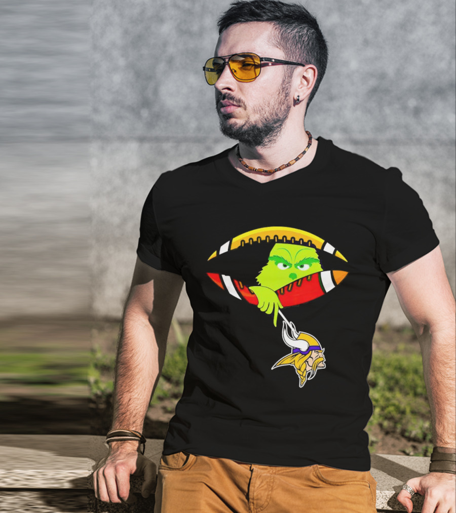 Grinch Stealing Minnesota Vikings Football T-Shirt