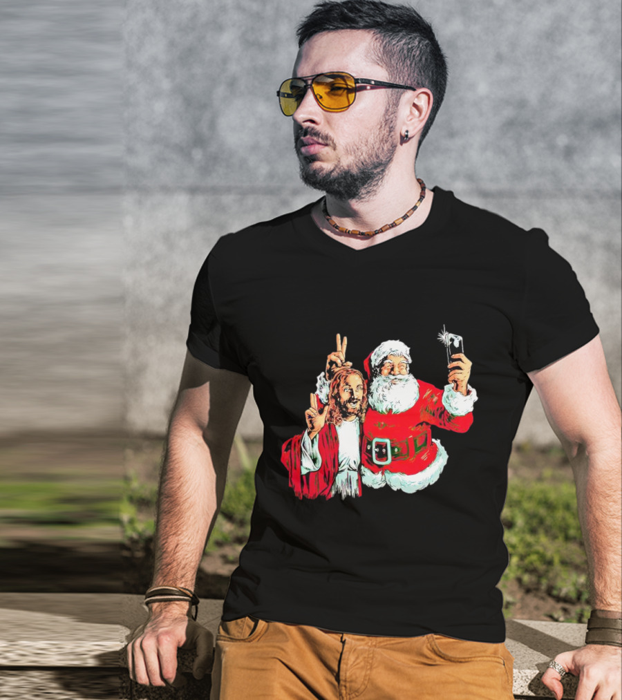 Santa And Jesus Taking Selfie Best Friends Christmas T-Shirt