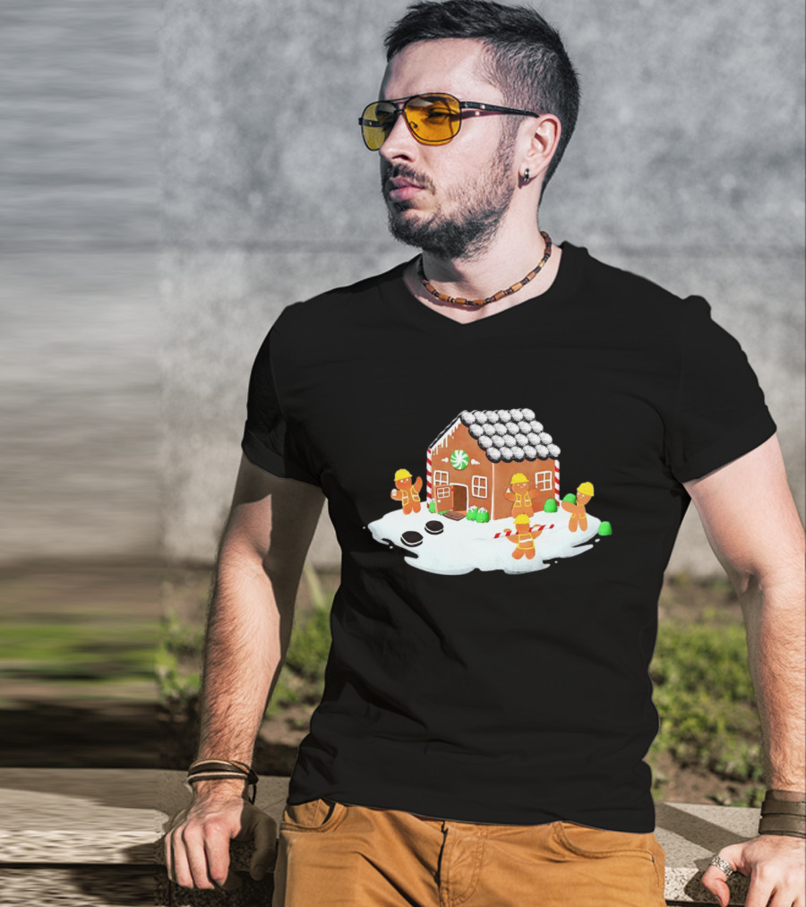 Gingerbread House Construction Crew Christmas Scene T-Shirt