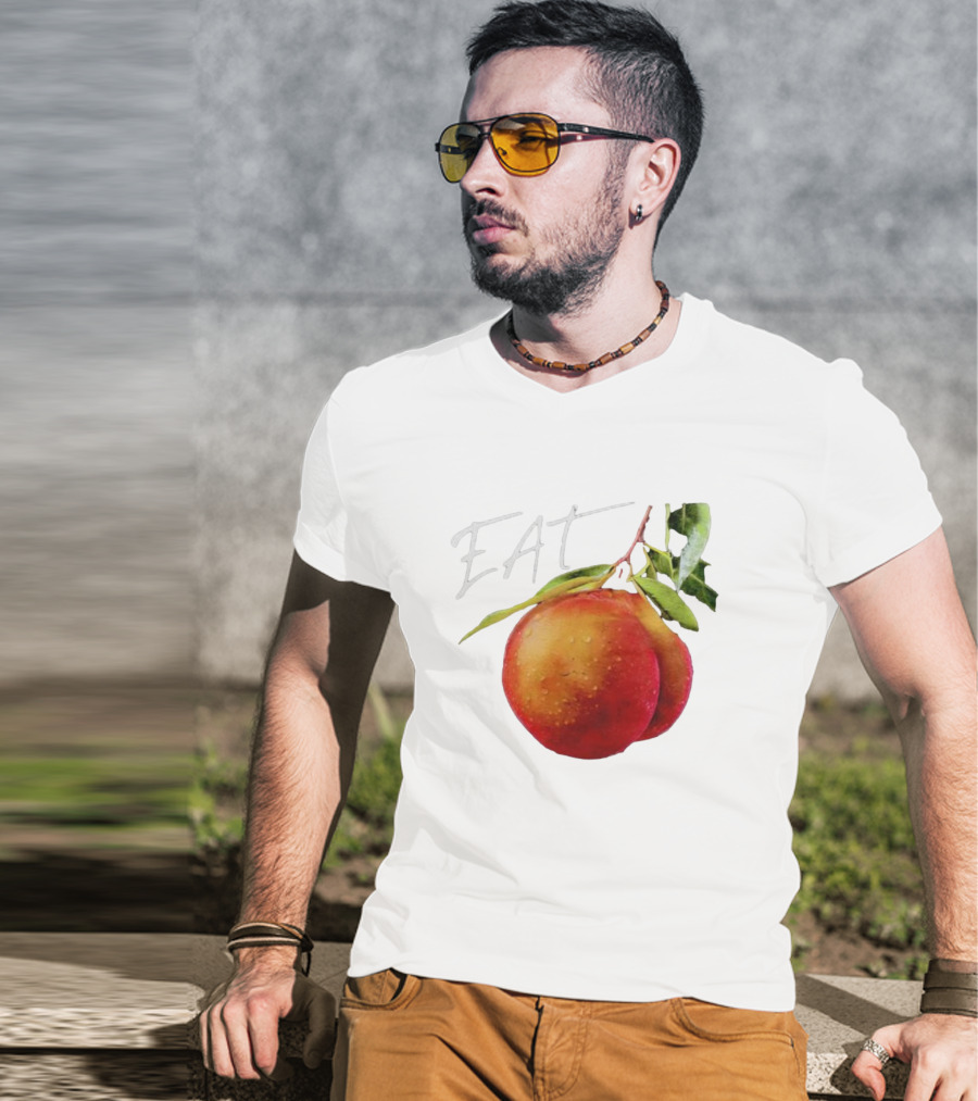 EAT Juicy Peaches With Dewy Leaves T-Shirt