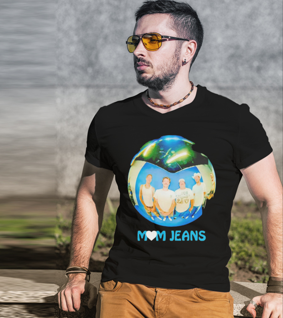 Mom Jeans Heart Raiders Orb Photo T-Shirt