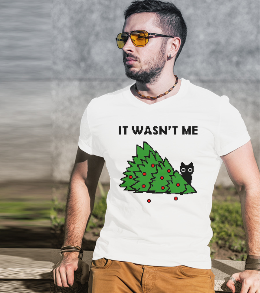 Cat Hiding Behind Christmas Tree It Wasn't Me T-Shirt