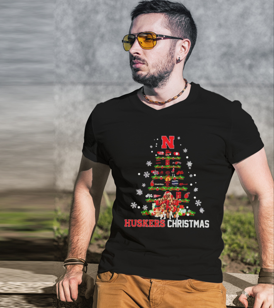 Huskers Christmas Tree With Nebraska Cornhuskers Logo And Holiday Decorations T-Shirt